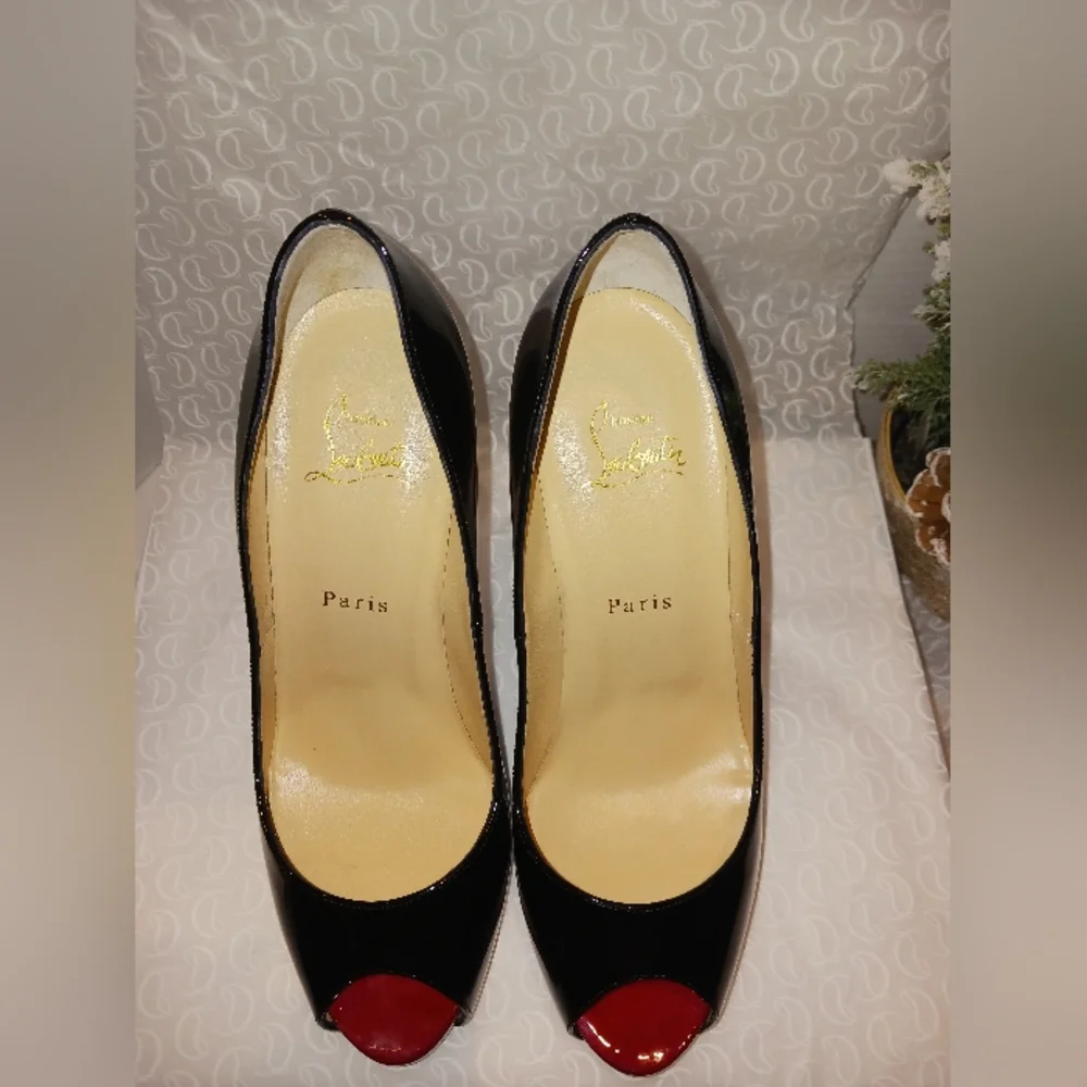 NWT Christian Louboutin - New Very Prive Heels